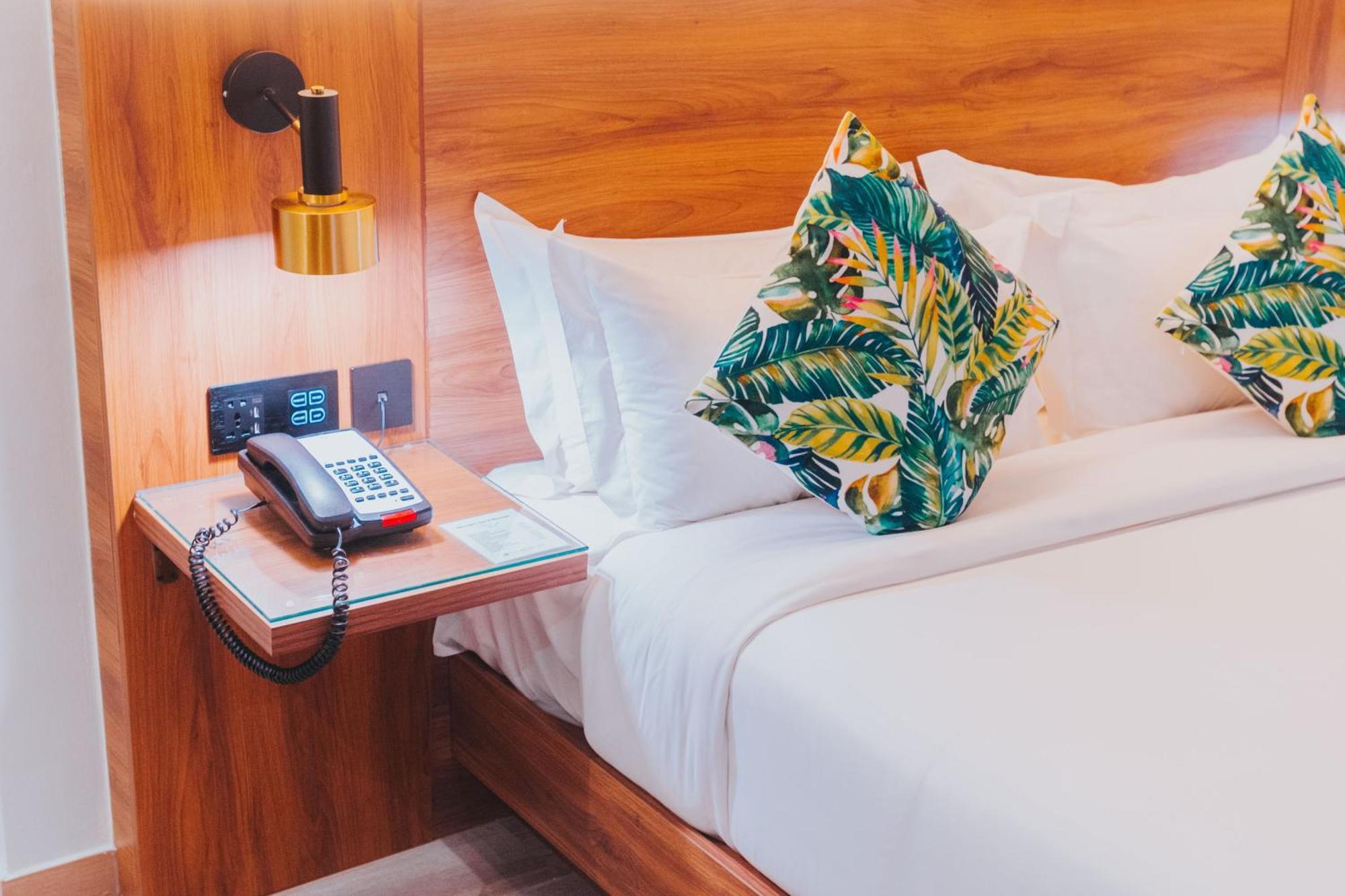 Surestay Studio By Best Western Clarkview Angeles City Екстер'єр фото