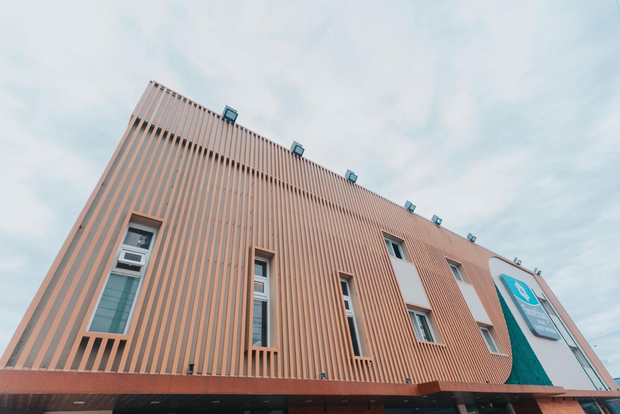 Surestay Studio By Best Western Clarkview Angeles City Екстер'єр фото