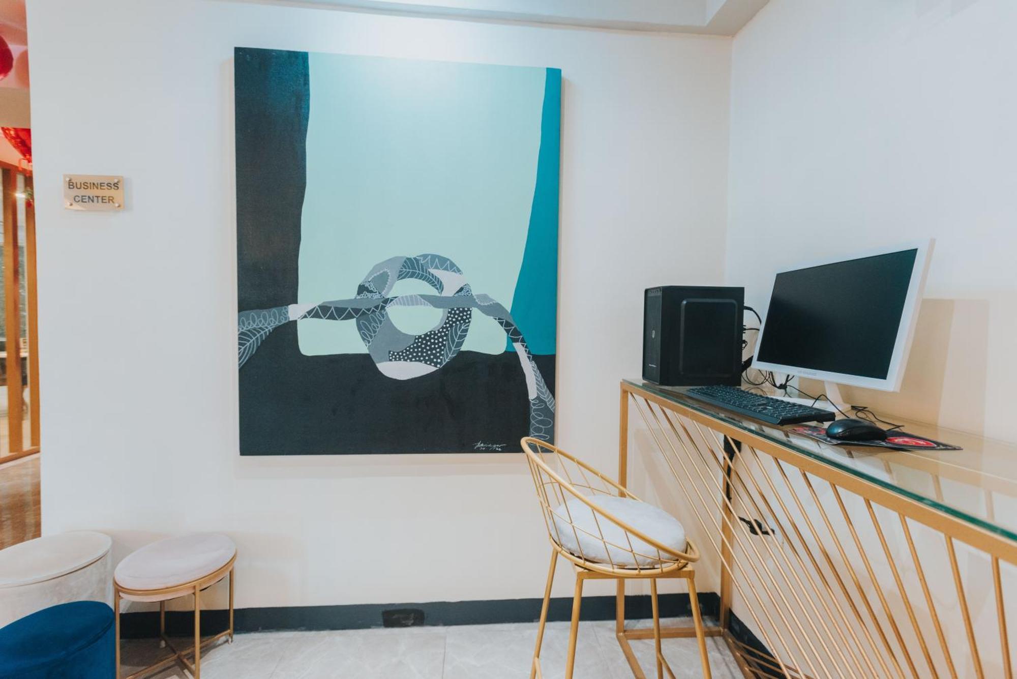 Surestay Studio By Best Western Clarkview Angeles City Екстер'єр фото